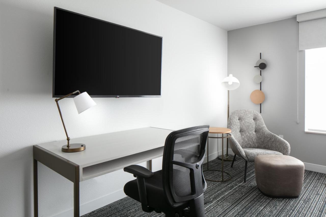 Towneplace Suites By Marriott Oshkosh Exteriér fotografie
