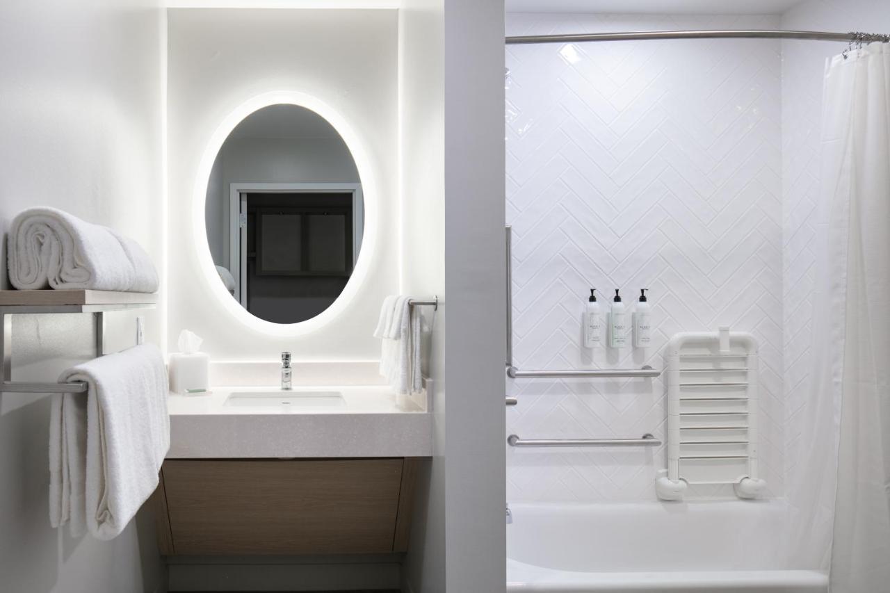 Towneplace Suites By Marriott Oshkosh Exteriér fotografie