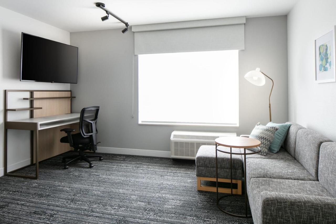 Towneplace Suites By Marriott Oshkosh Exteriér fotografie